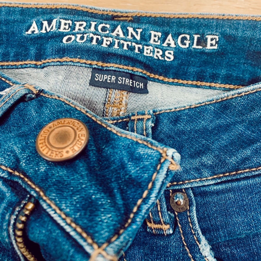 american eagle ripped Jean shorts - Picture 4 of 4